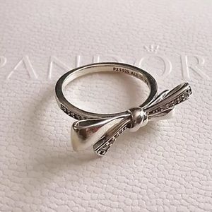 Pandora Sparkling Brilliant Bow Ring sz6 authentic